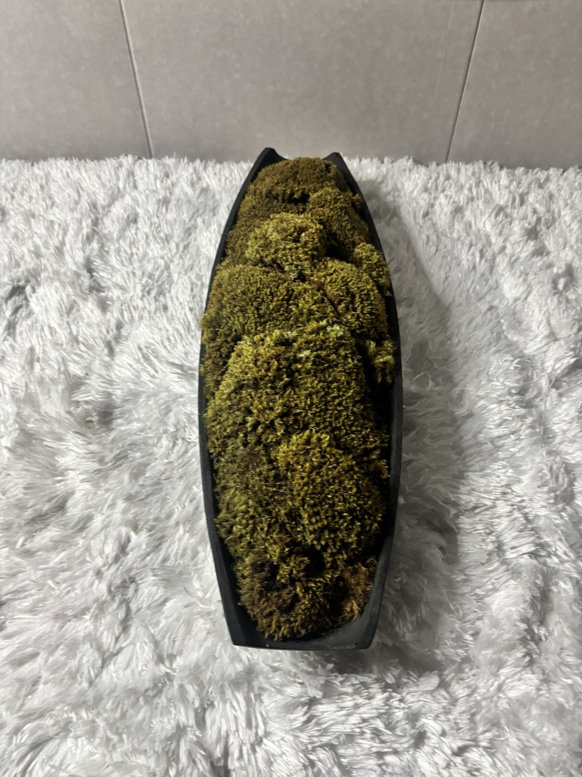 Moss centerpiece decor Dimensions 20.5” x L 6” x W 4-5 x H