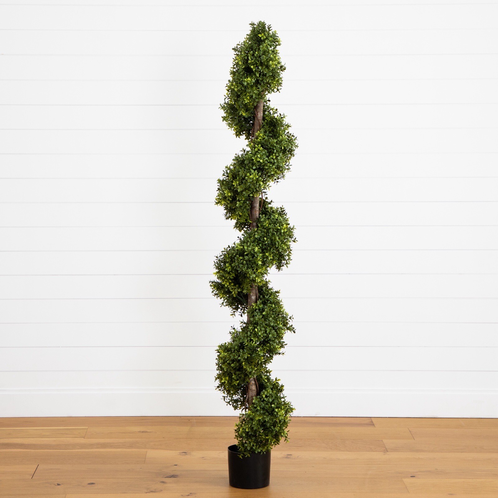 6’ Topiary Boxwood Spiral Artificial Tree UV Indoor/Outdoor. Retail $199