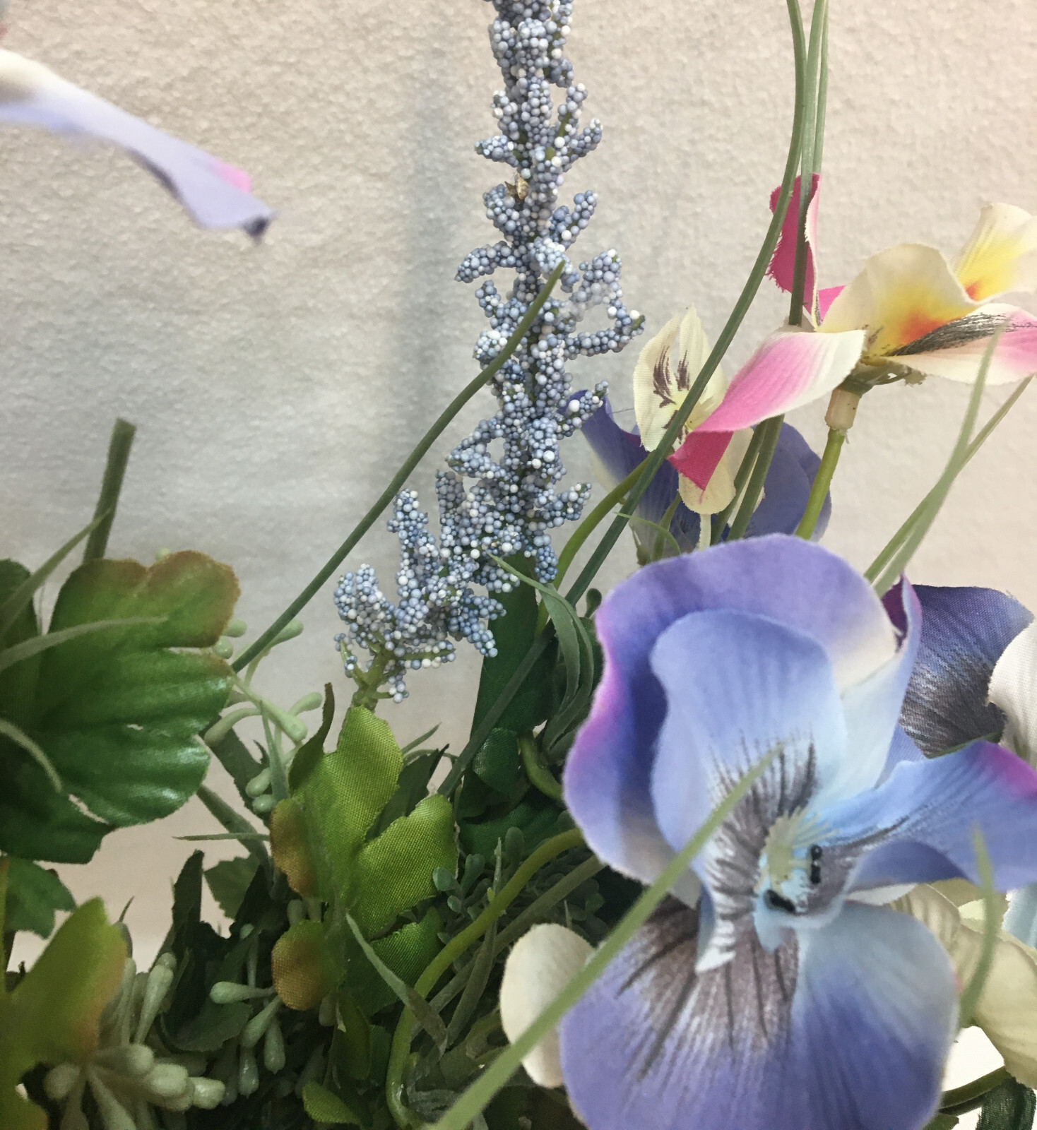 Artificial Flowers Spring Mix Pink White Blue Stems Leaves Lot of 2 Bunches