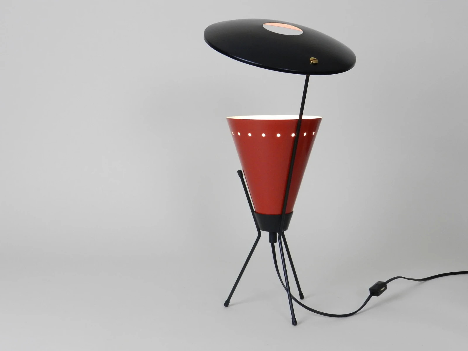 Mid-Century Modern Tripod Table Lamp – Red Cone Body with Adjustable Disc Shade