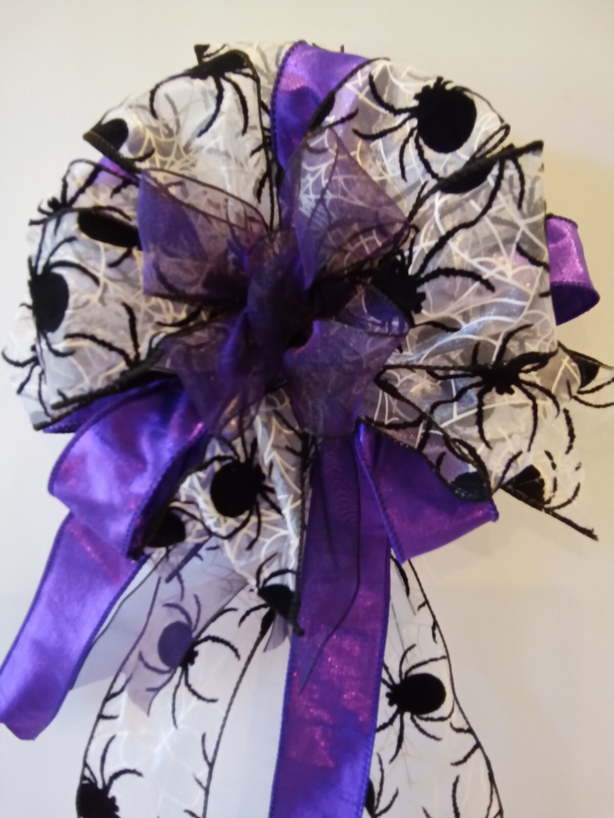 FALL HALLOWEEN BOW BLACK PURPLE WHITE spiders hand tied approx. 10 x 19 ” decor