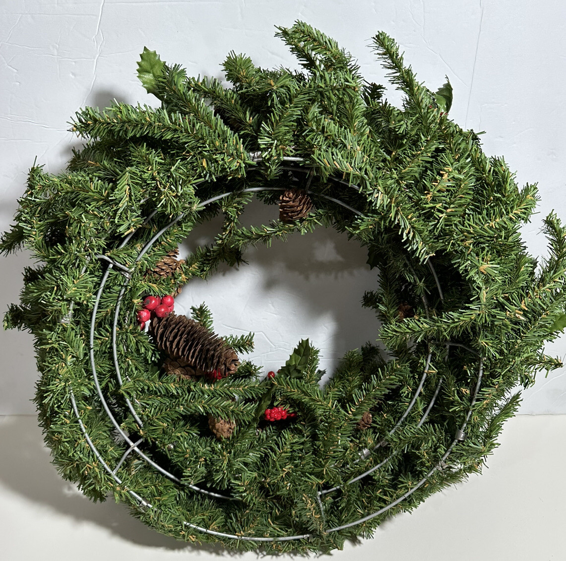 Vintage Garland Natural Berry Pine Style Christmas Door Wreath 18”