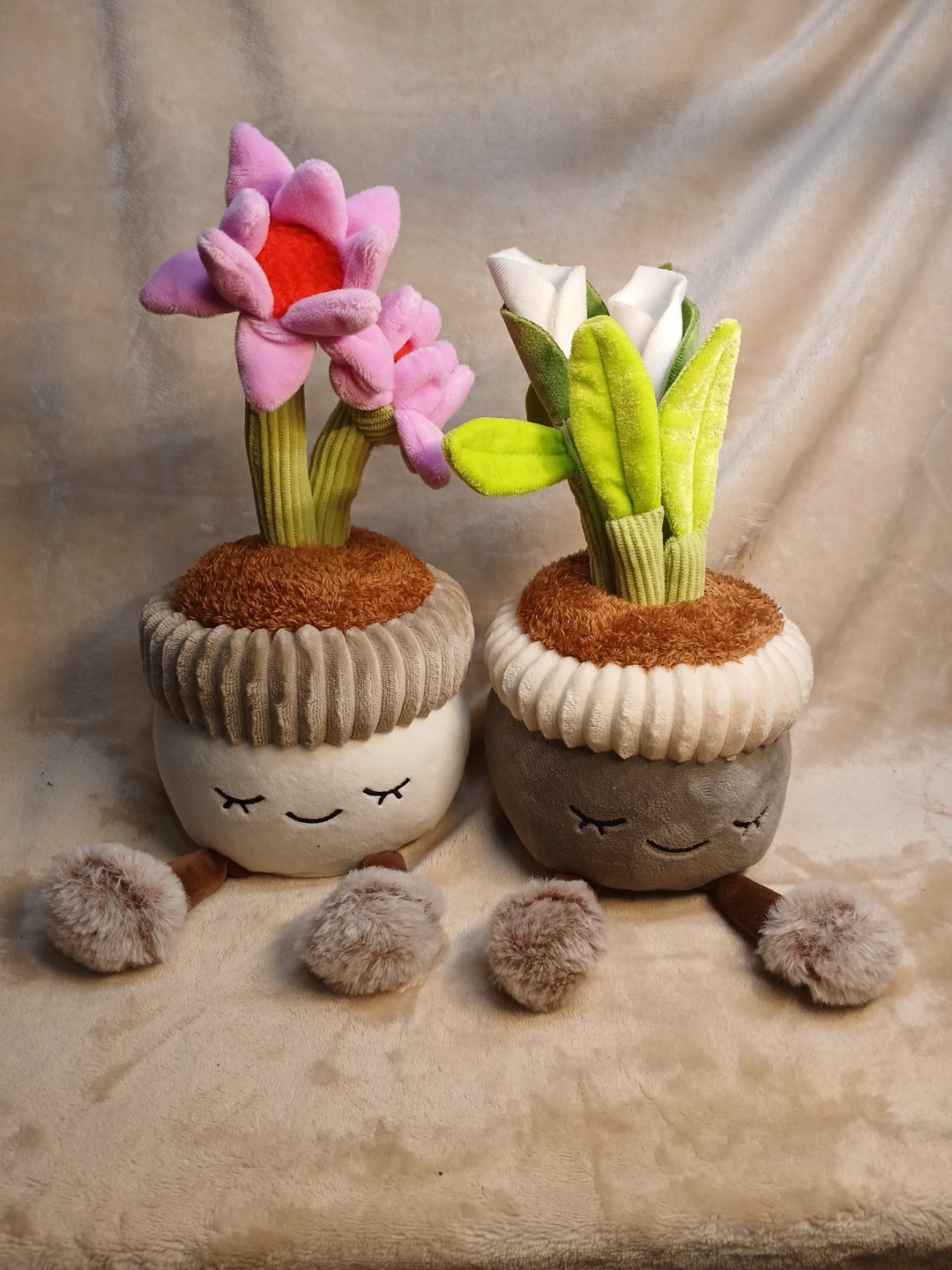 Greenhouse by Russ 12 Inch Plush Stuffed Succulent Plant Toy Echinacea Lily EUC