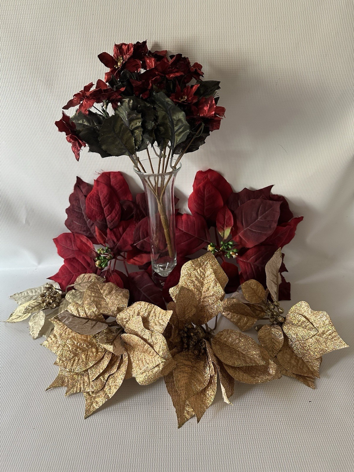 Lot Of 7 Red Gold Poinsettias No Stems 3/W Stems Decorations Vintage ￼