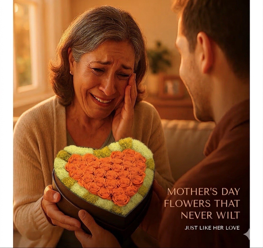 Moss Heart Preserved Orange Roses Heart-Shaped Flower Box 9″ x 5.7″ Mother’s Day
