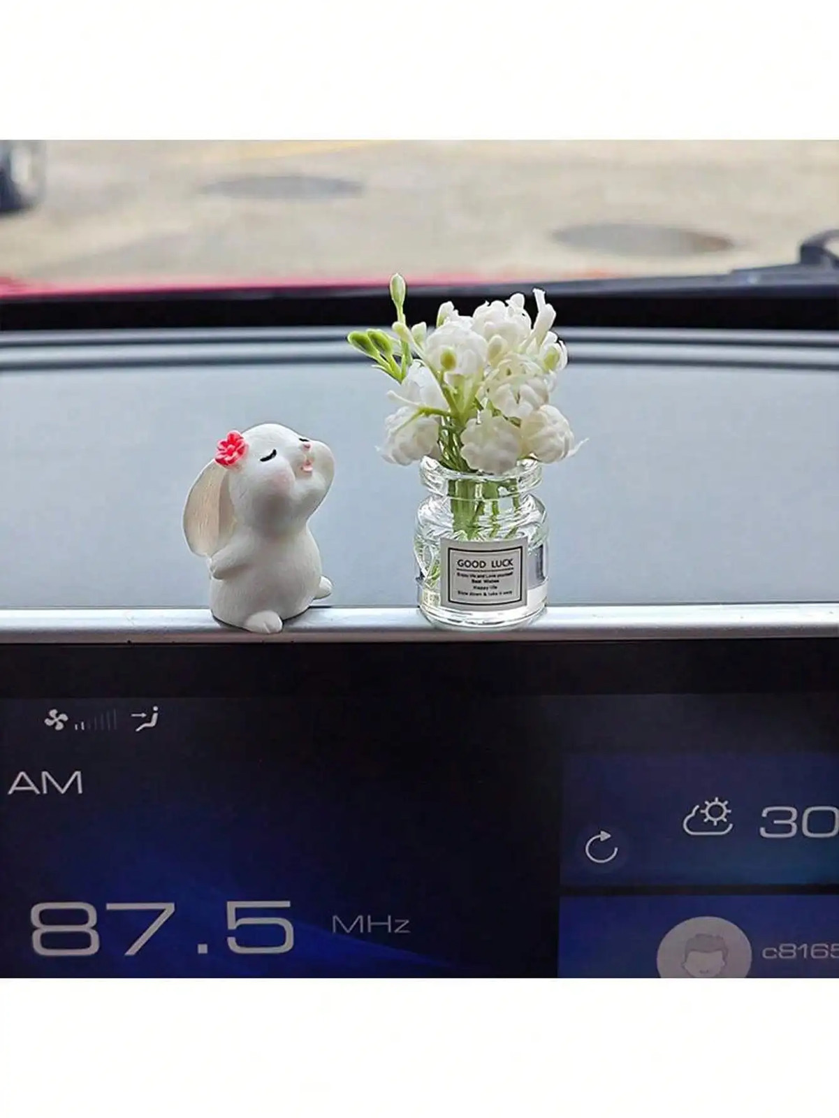 2Pcs Cute Rabbit Car Dashboard Ornament Mini Flower Vase Interior Styling Decor