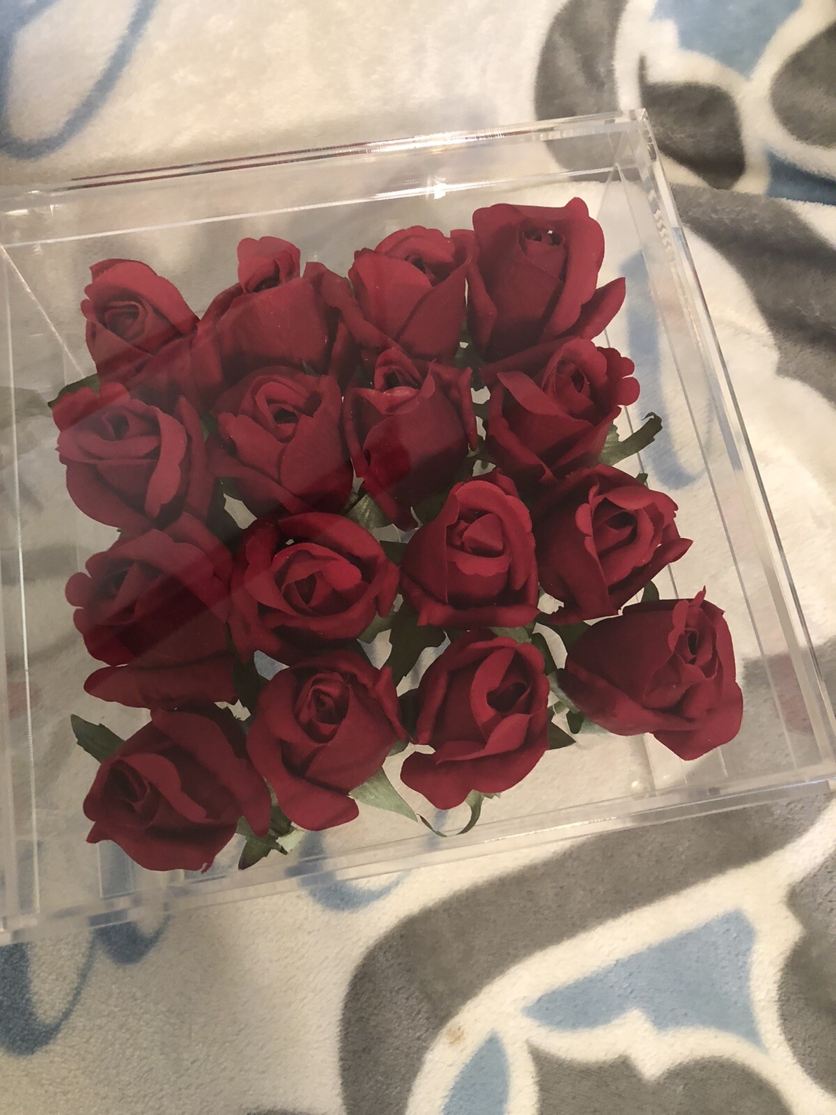 Square Clear Acrylic Rose Flower Box Gift Case comes with 16 Red Roses