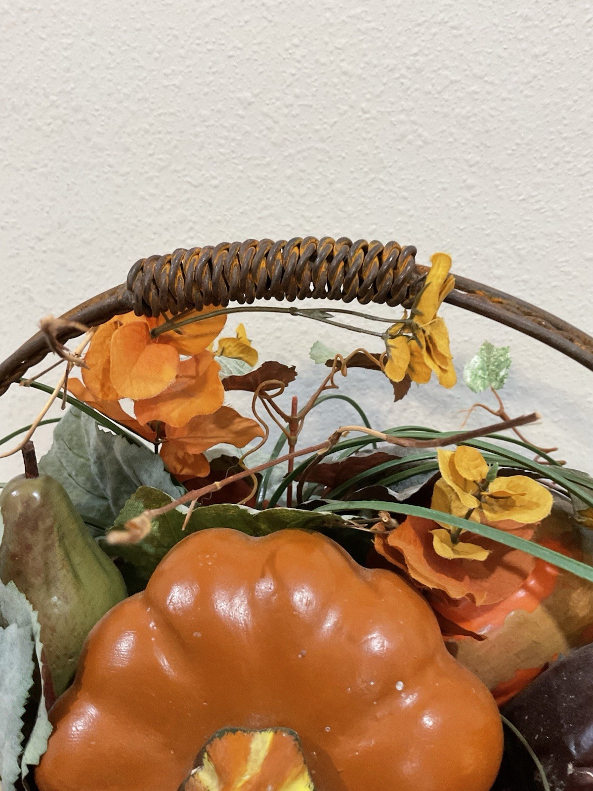 Rustic Metal Basket Fall Leaf Fruit Vegetable Floral Arrangement Centerpiece