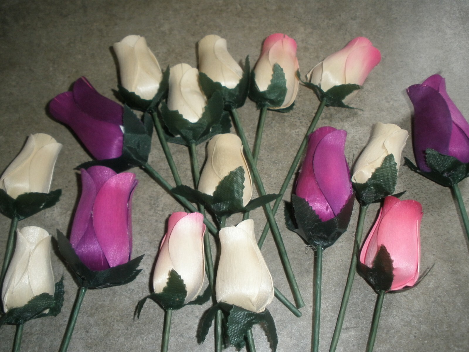Lot of 16 Faux Stem Roses White Pink Purple 7″ long Floral Decor