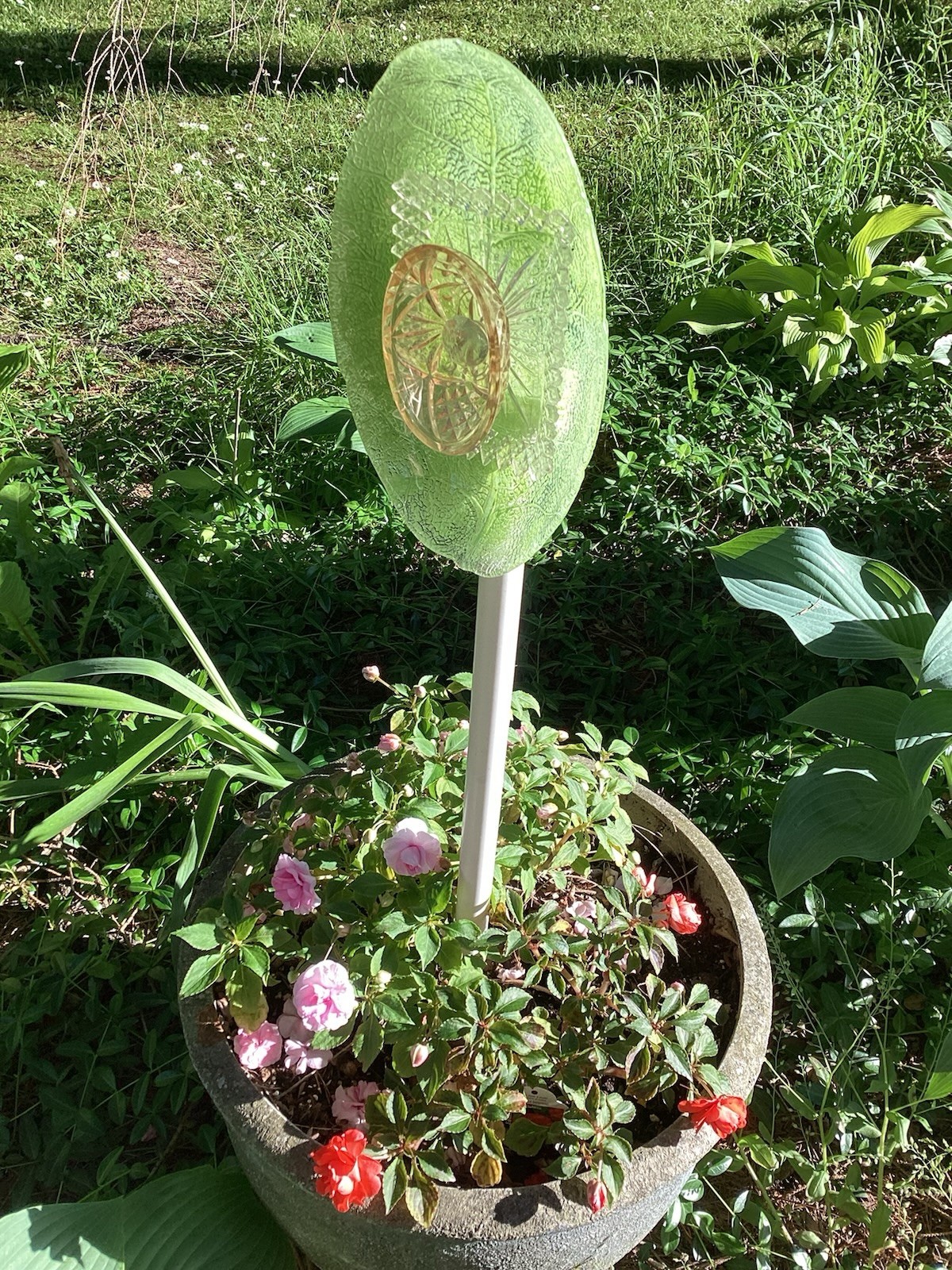 Unique Oval Shaped Green Glass Flower For Garden