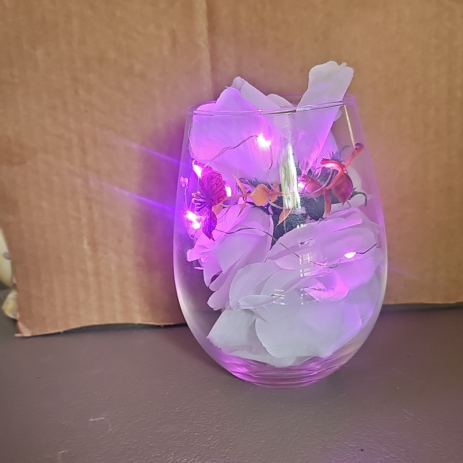 Artificial White Rose Flower Arrangement Centerpiece, Glass Vase, Pink LED