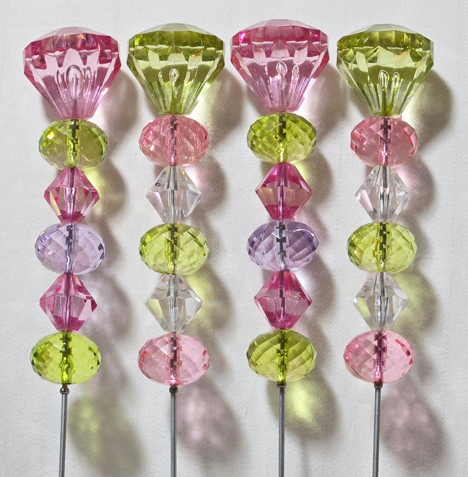 SET OF 4 FAIRY GARDEN GREEN PINK & CLEAR ACRYLIC CRYSTAL BEADED STAKES WANDS 16″