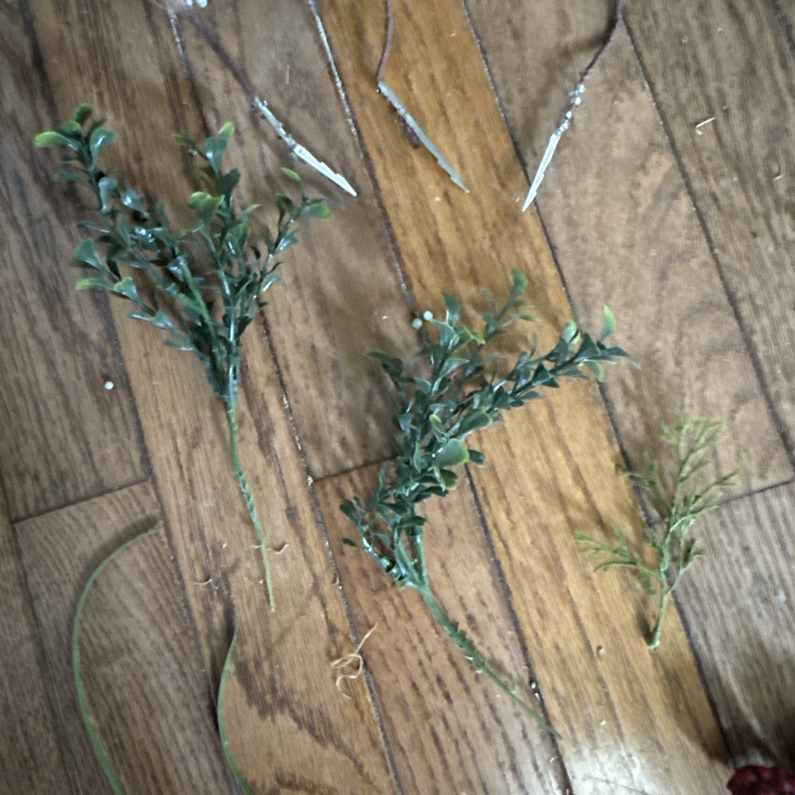 VTG artificial frosted berry floral picks Onion Grass Peperomia foliage berry