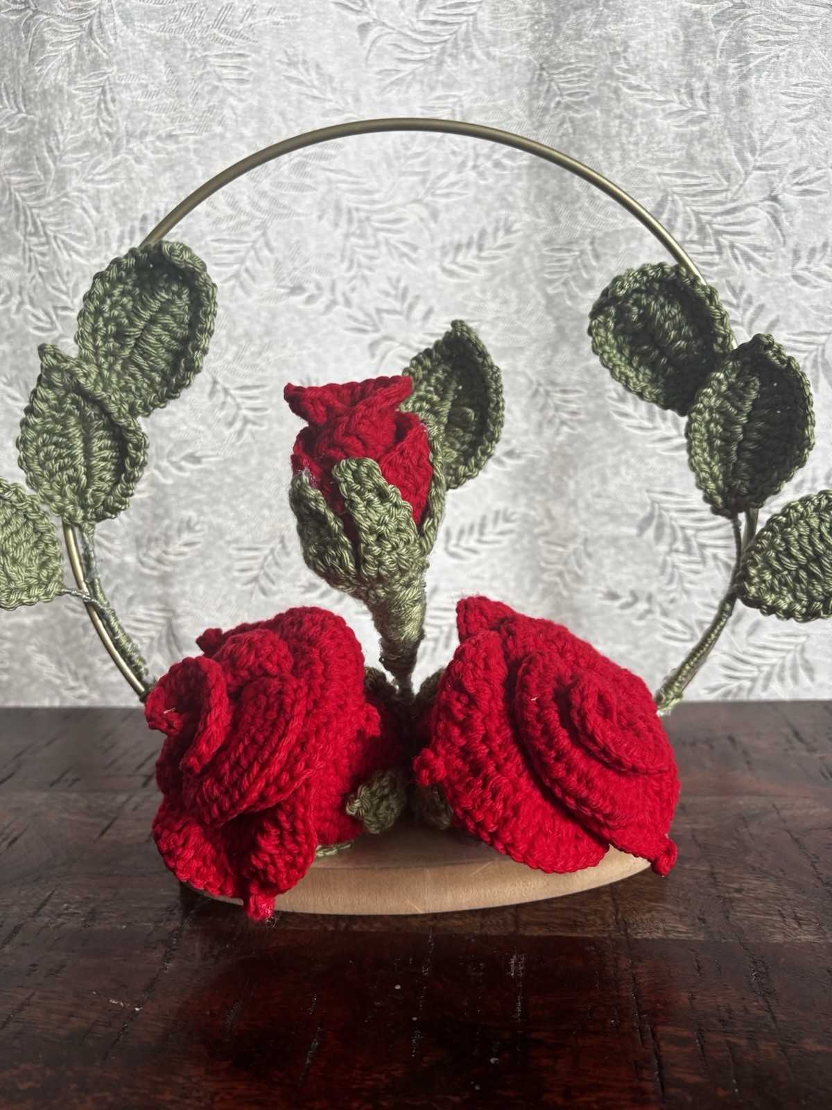 Handmade Yarn Rose Flower Arrangement Red Yellow Pink Roses in Decorative Hoop