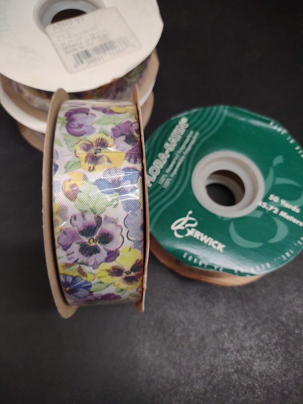 #9 Berwick Flora-Satin 50Yd Pansies, Waterproof Pansy Print Ribbon 1.25″