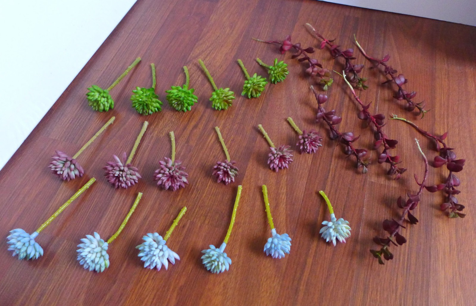 25 Red Miniature Grass Artificial Succulents Plants 3 Colors Stone Grass