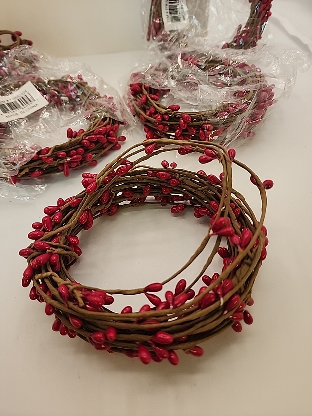 Primitive Pip Berry Garland ~ 18ft single ply roping ~ RED Seven Plus packages