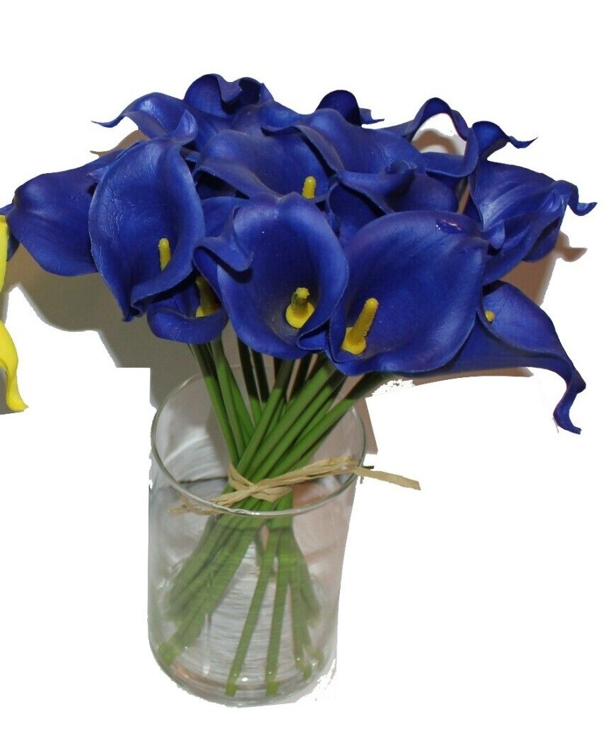 Valentines Anniversary 12″ Calla Lilies, 20 Flowers Arrangement in Glass Vase