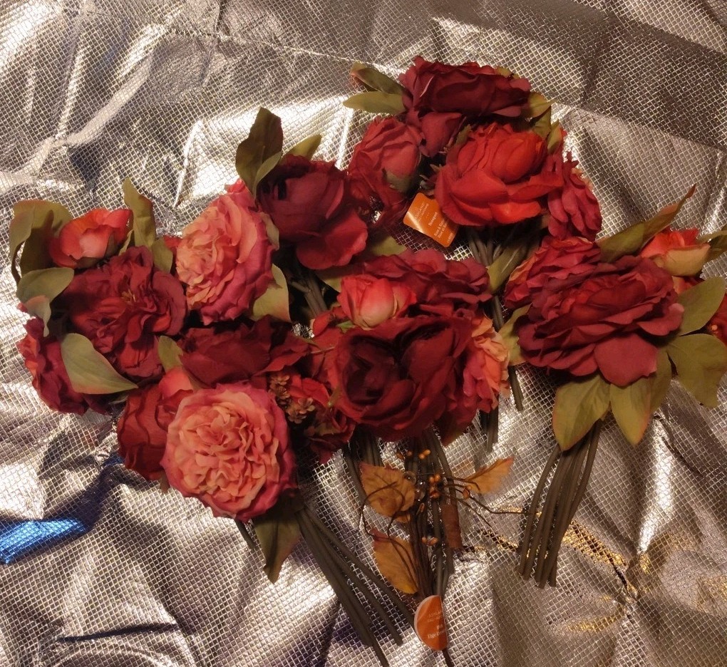 Multi Stem Box Of Faux Rose & Ranunculus Bouquets X6 Bundle & 1 Sm Fall Pick NWT