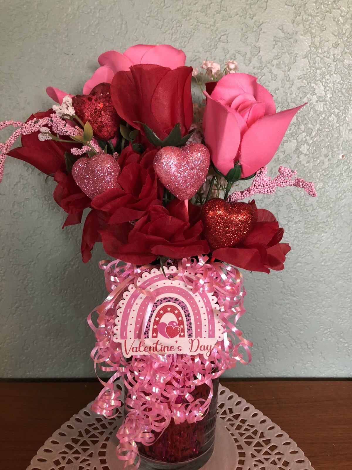 VALENTINES DAY ROSES FLORAL VASE ARRANGEMENT CENTERPIECE GIFT HEARTS LOVE