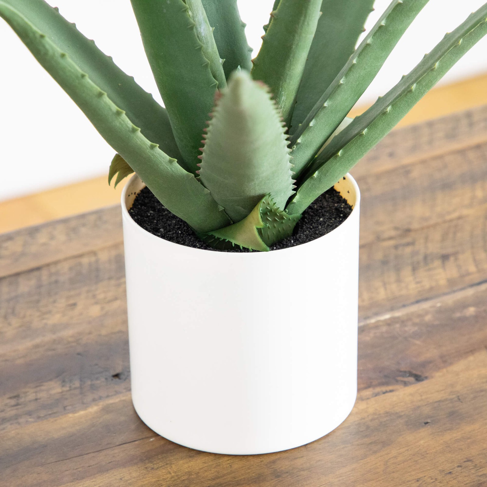 Artificial Agave Plant 17.5 Inch Spiky Leaves Desktop Decor with Planter