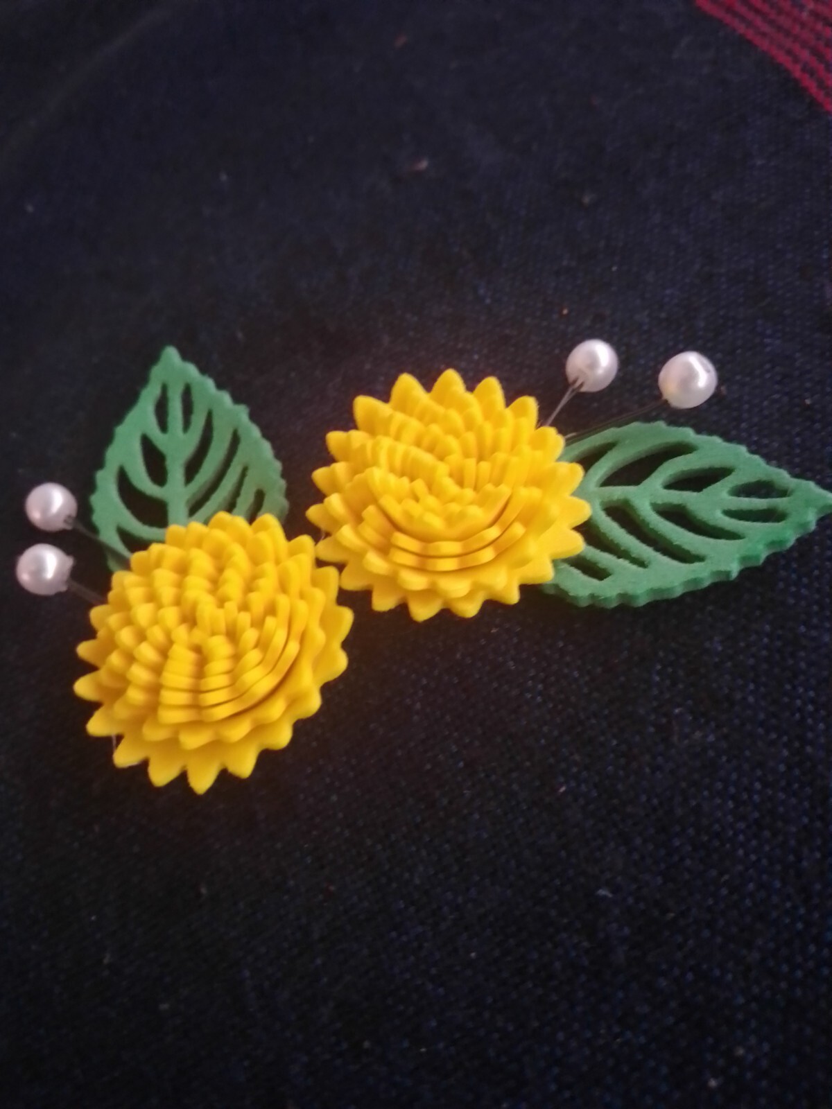 4.5cm artificial WITH LEAVE YELLOW COLOR FLOWERS 10pcs to 100pcs foam flower new