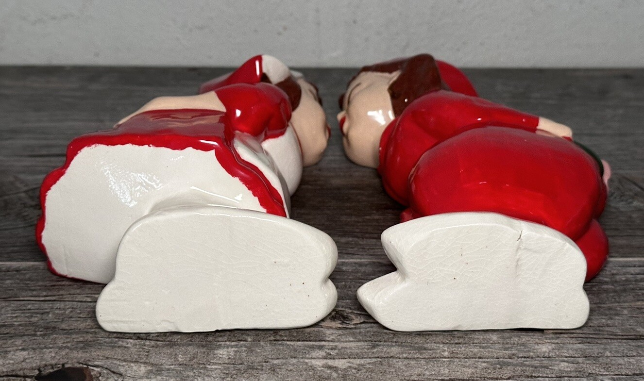 2 Piece Kissing Dutch Boy & Girl Standing Planters / Vases 7″