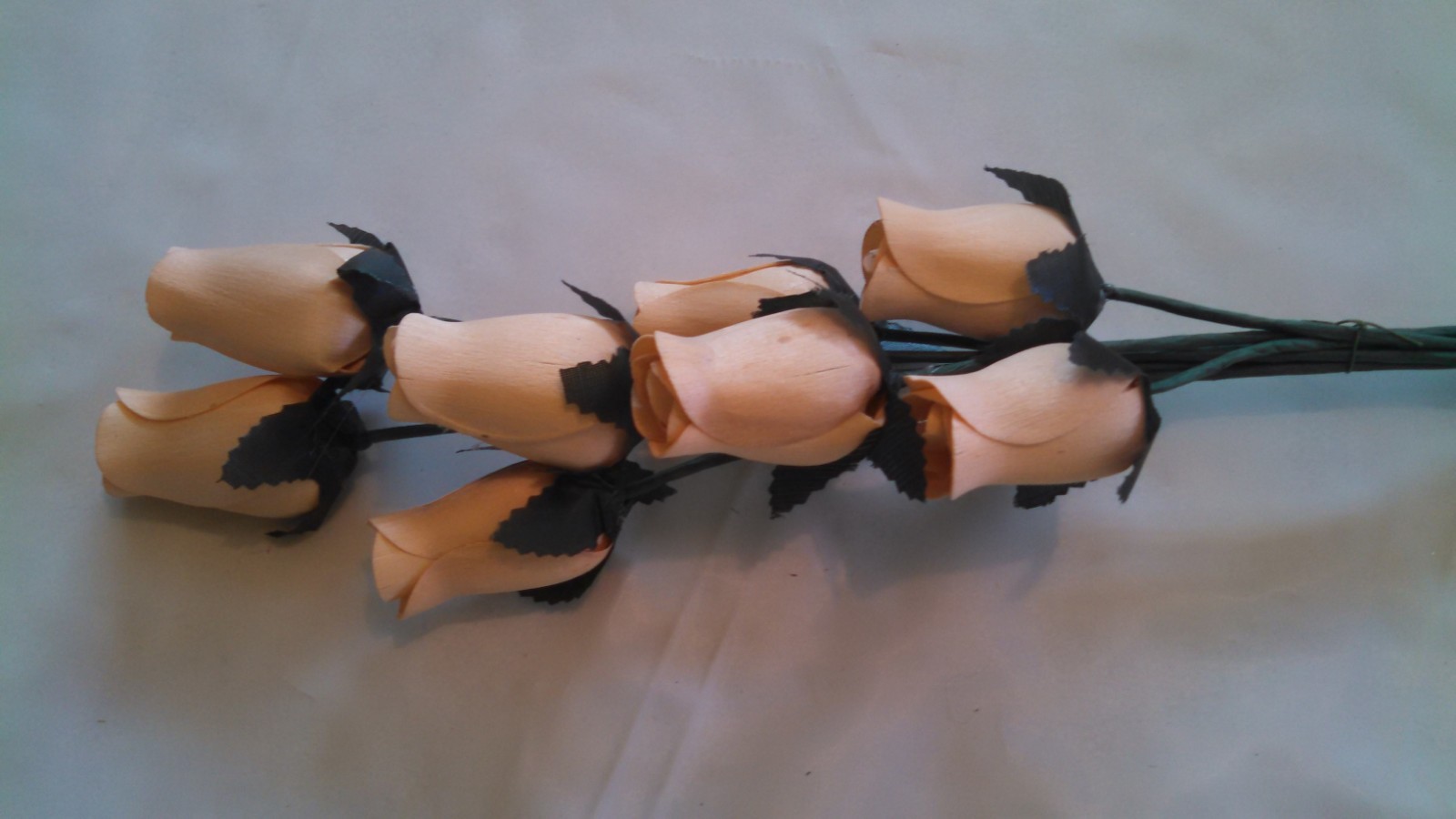 Small Bud Wood Roses – (Various Fall Colors)