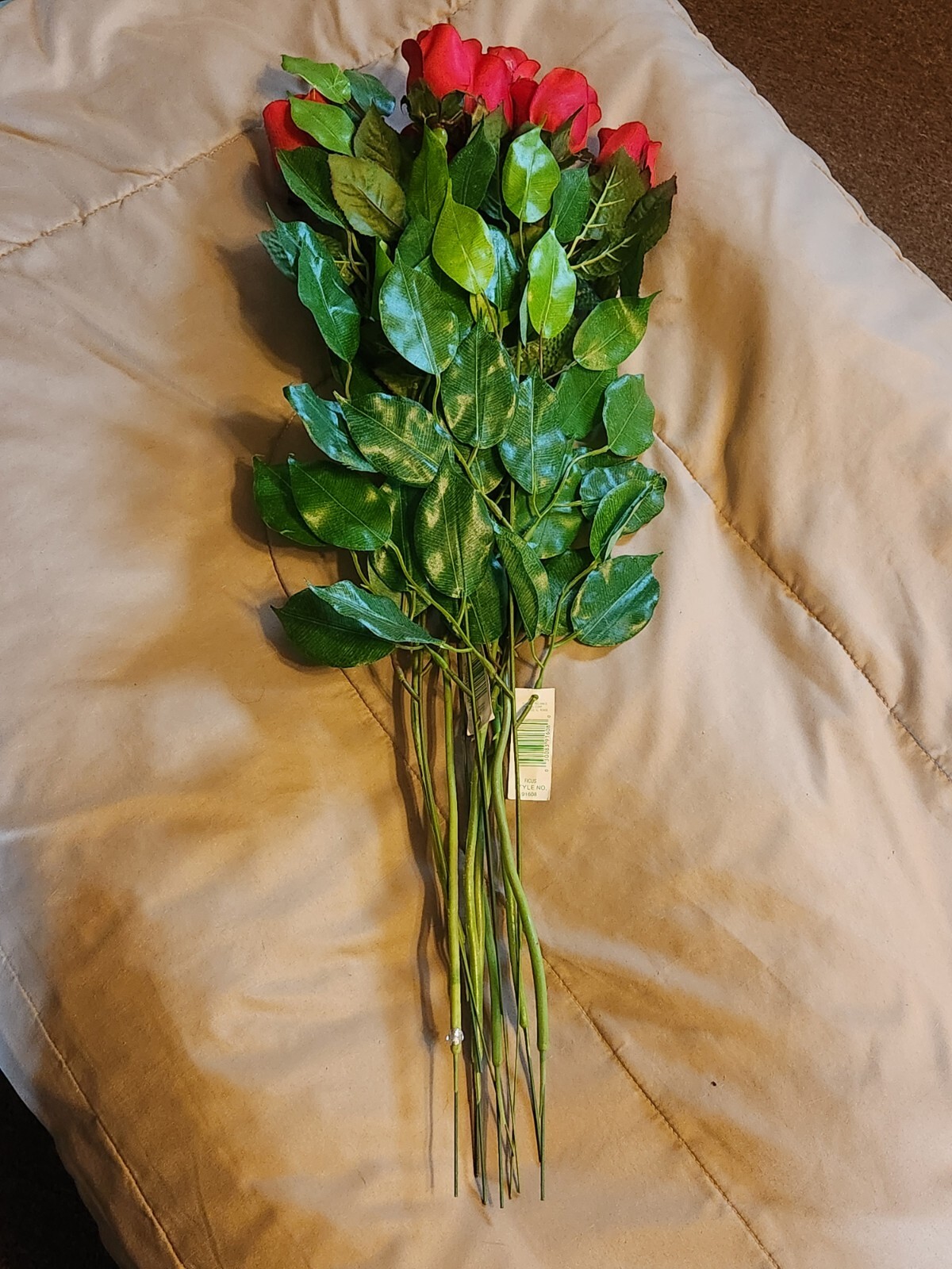 12 Piece Faux Long Stemmed Red Rose & Ficus Bundle (8 Roses, 4 Ficus) – Used