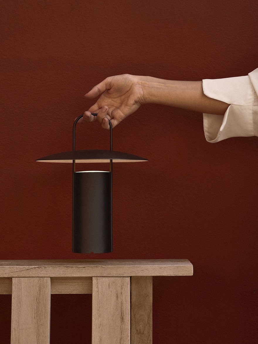 Modern Portable “Ray Lamp” – Minimalist LED Table Lamp | Indoor & Outdoor Lighti