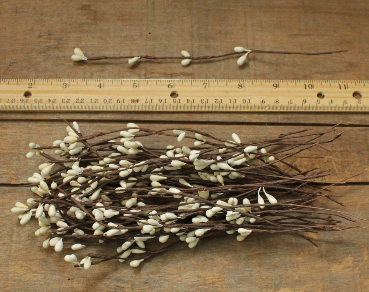 Set of 50 — Primitive 7″ Pip Berry IVORY Branches – Crafting