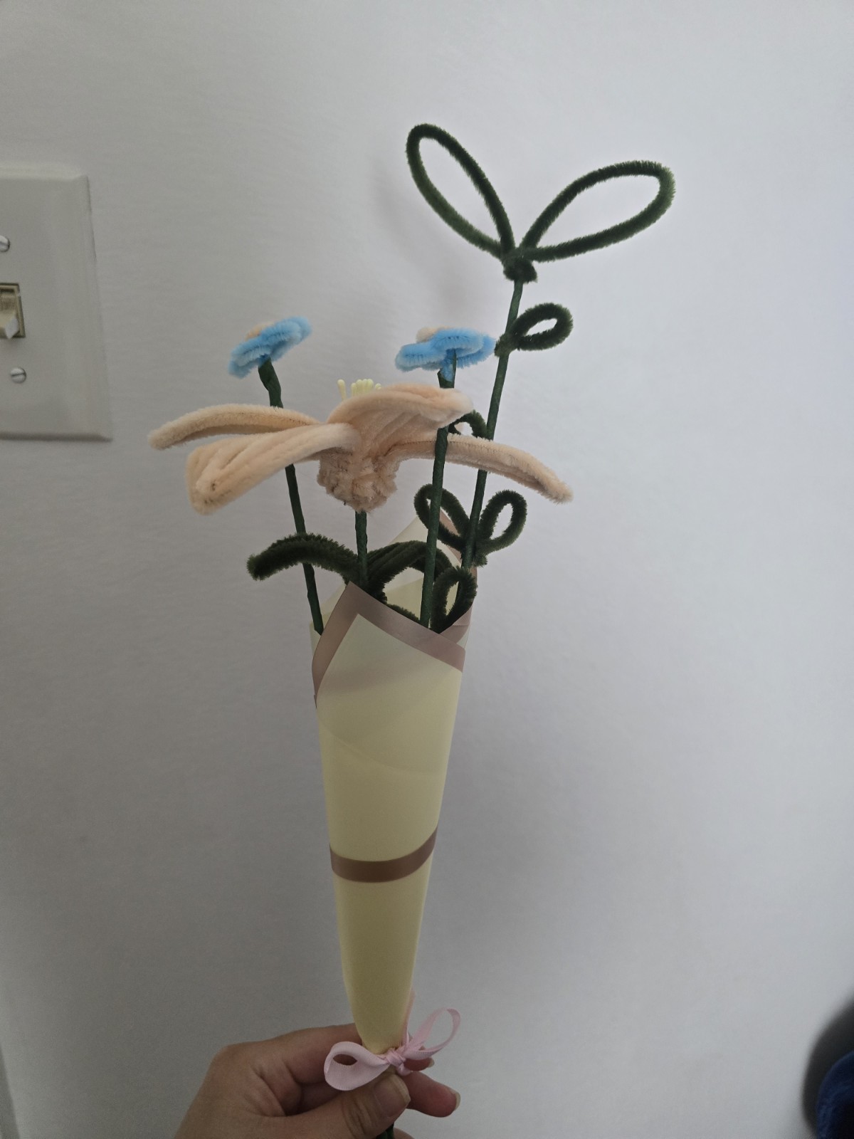 Blue & beige pipe cleaner flower bouquet arrangement centerpiece