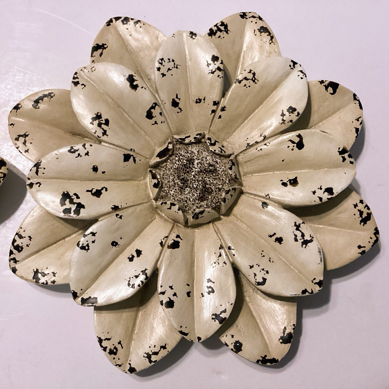 Distressed Shabby Chic Ceramic Flower Wall Decor (Set Of 2)