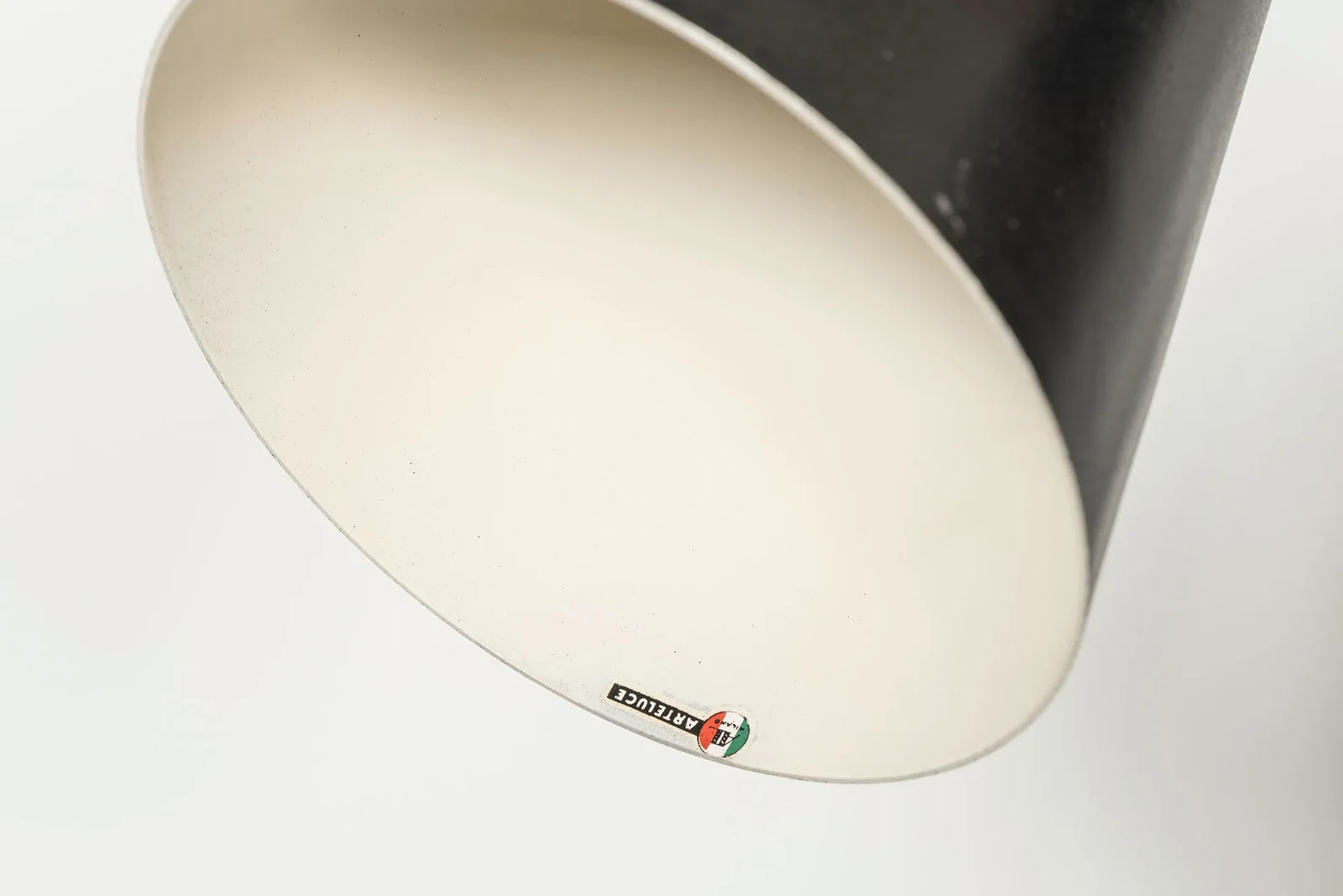 Gino Sarfatti and Vittoriano Viganò Wall light, model 199 (black and white versi