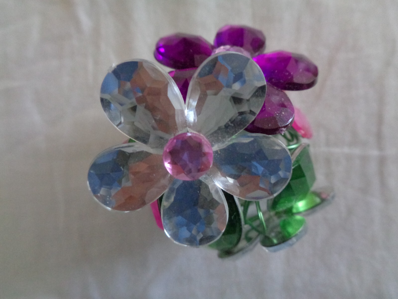 Plastic Daisy Decoration (#6245)