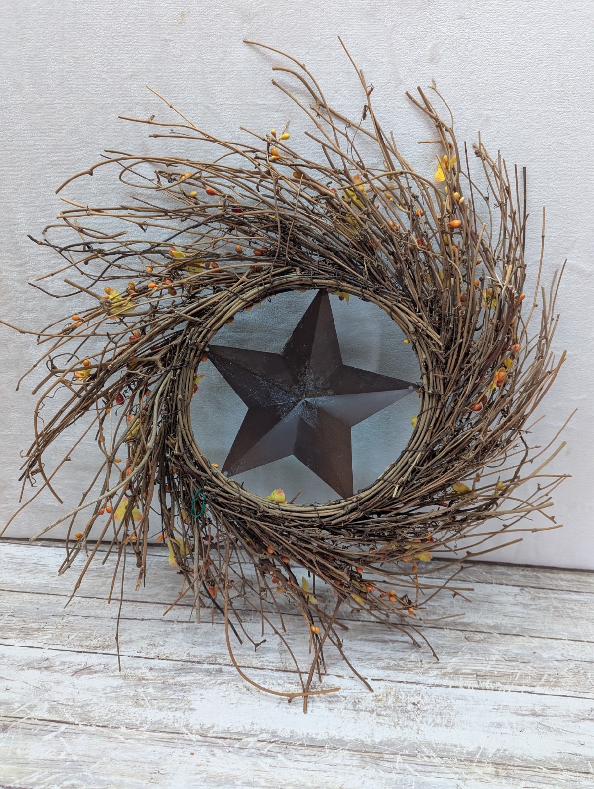 20″ Pip Berry Wreath w/ Burgundy Star – Navy Maroon Red – Colonial Mix, America