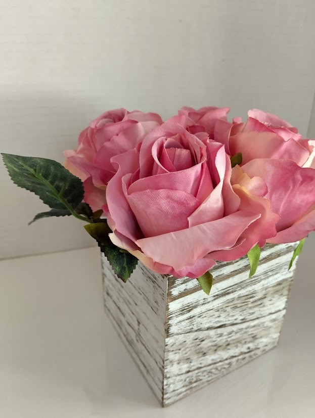 PINK rose table decoration