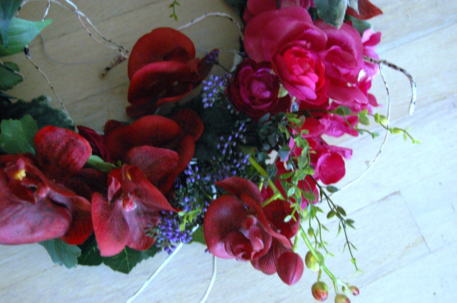 “Raspberry Red” Orchids & Roses Silk Floral Wreath – JaNice Botanicals