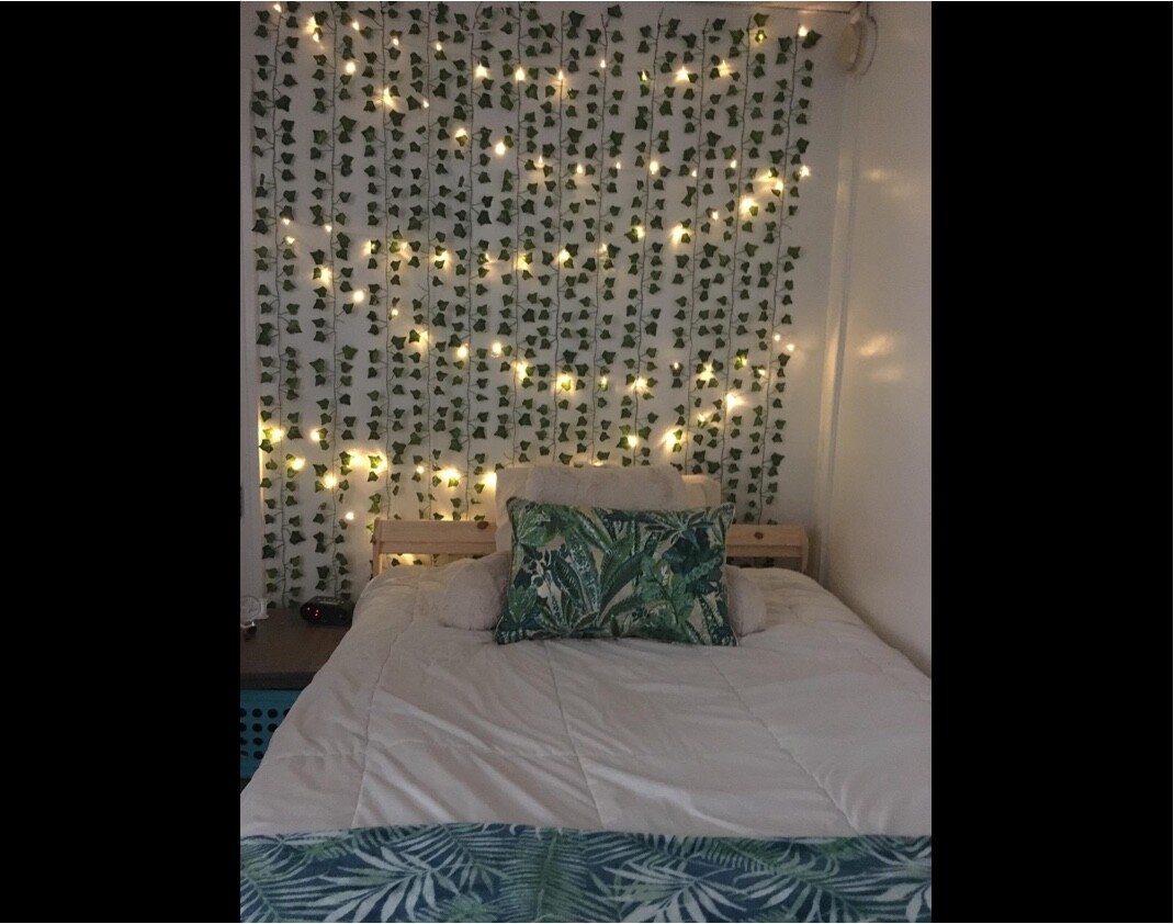 Illuminated Artificial Ivy Tapestry Hanging 84ft 12 pack 80 LED String Lights