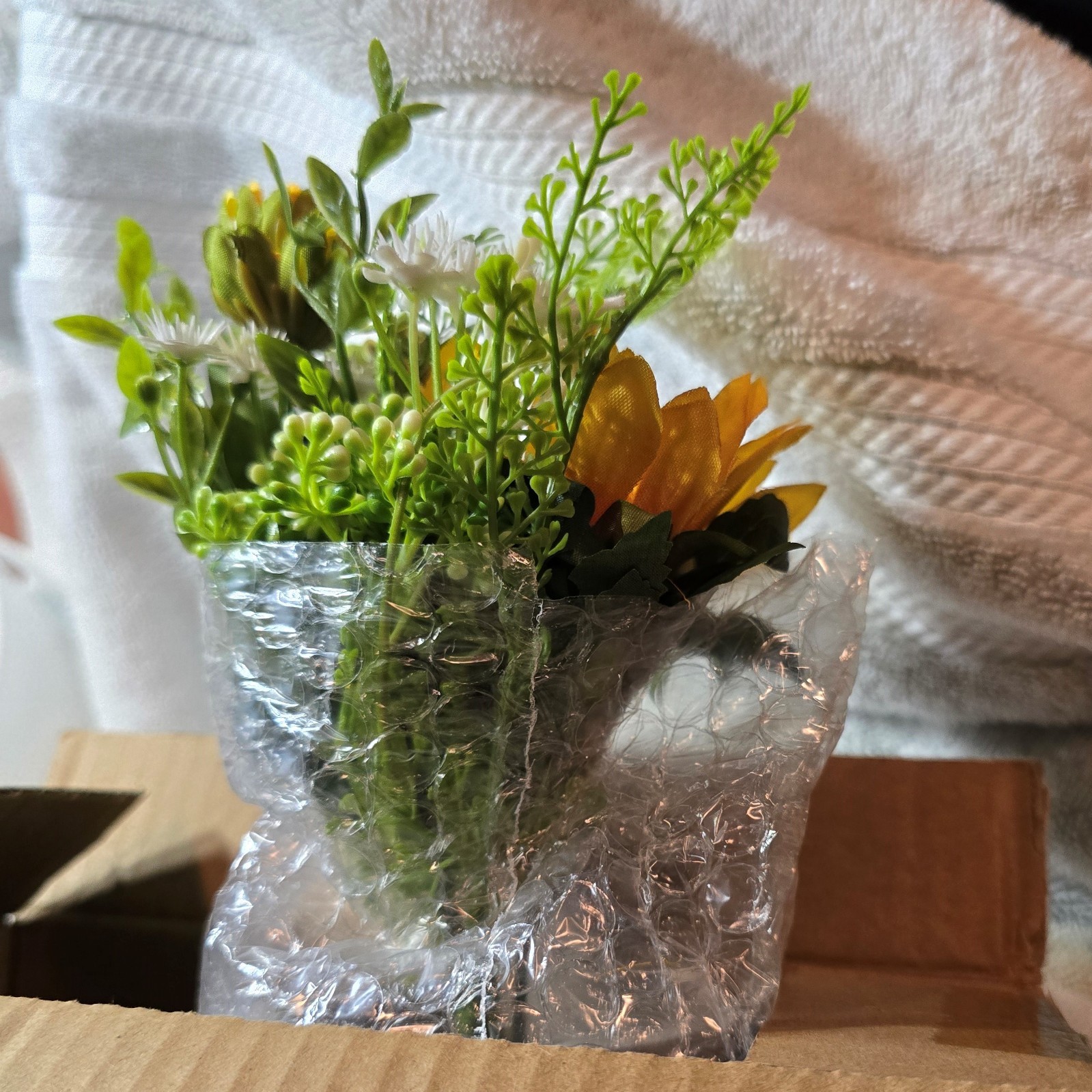 Artificial Sunflower Pot Fake Yellow Flowers Eucalyptus Leaves Home Decor Accent