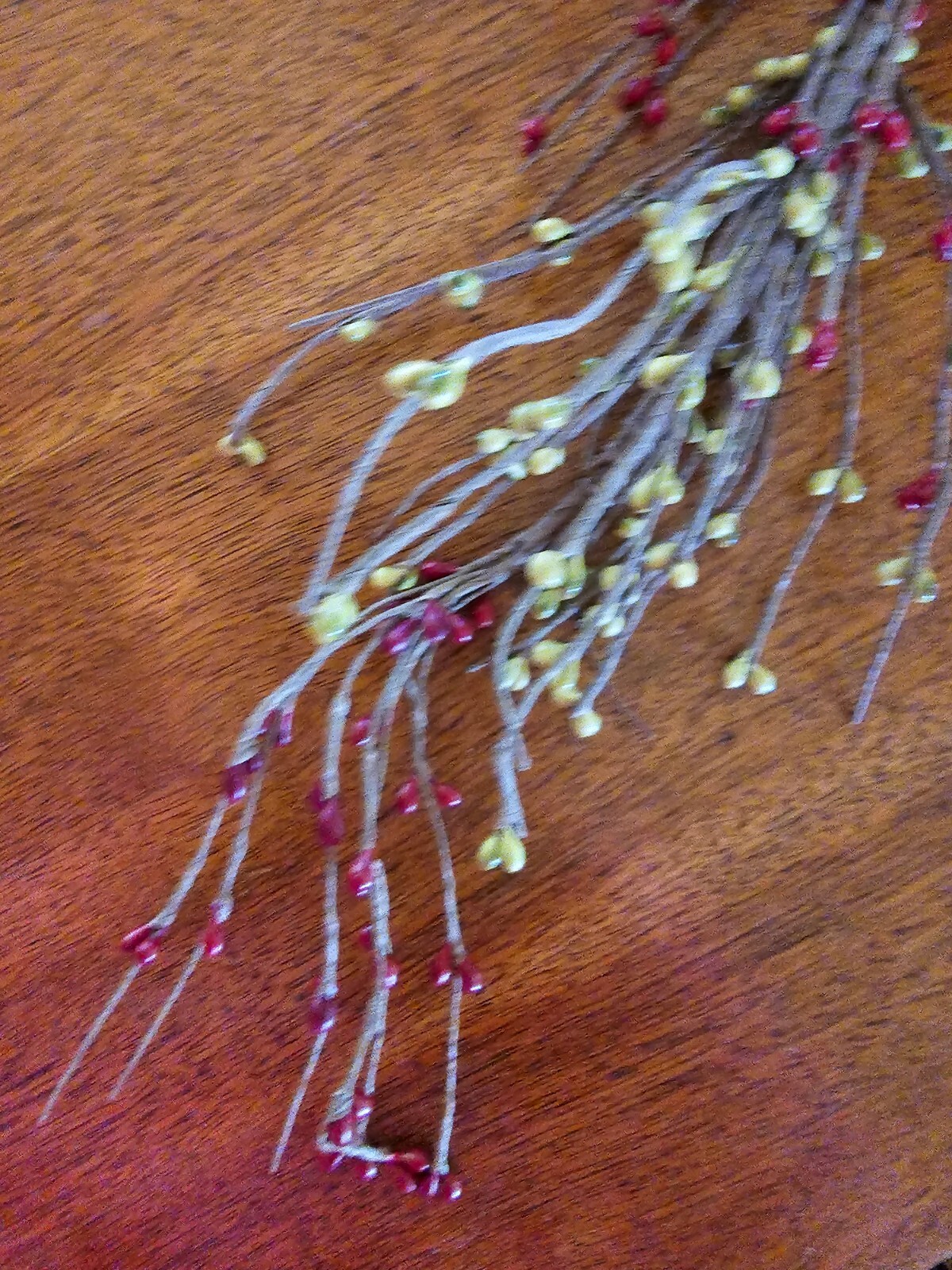 APPLE RED AND LIGHT GREEN PIP BERRY GARLAND – 54″ LONG – NEW
