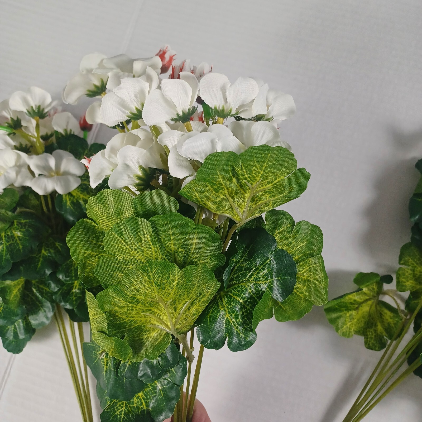 Mini Geraniums Artificial Faux Flowers -White -Set Of 4 -NEW -Floral Decoration