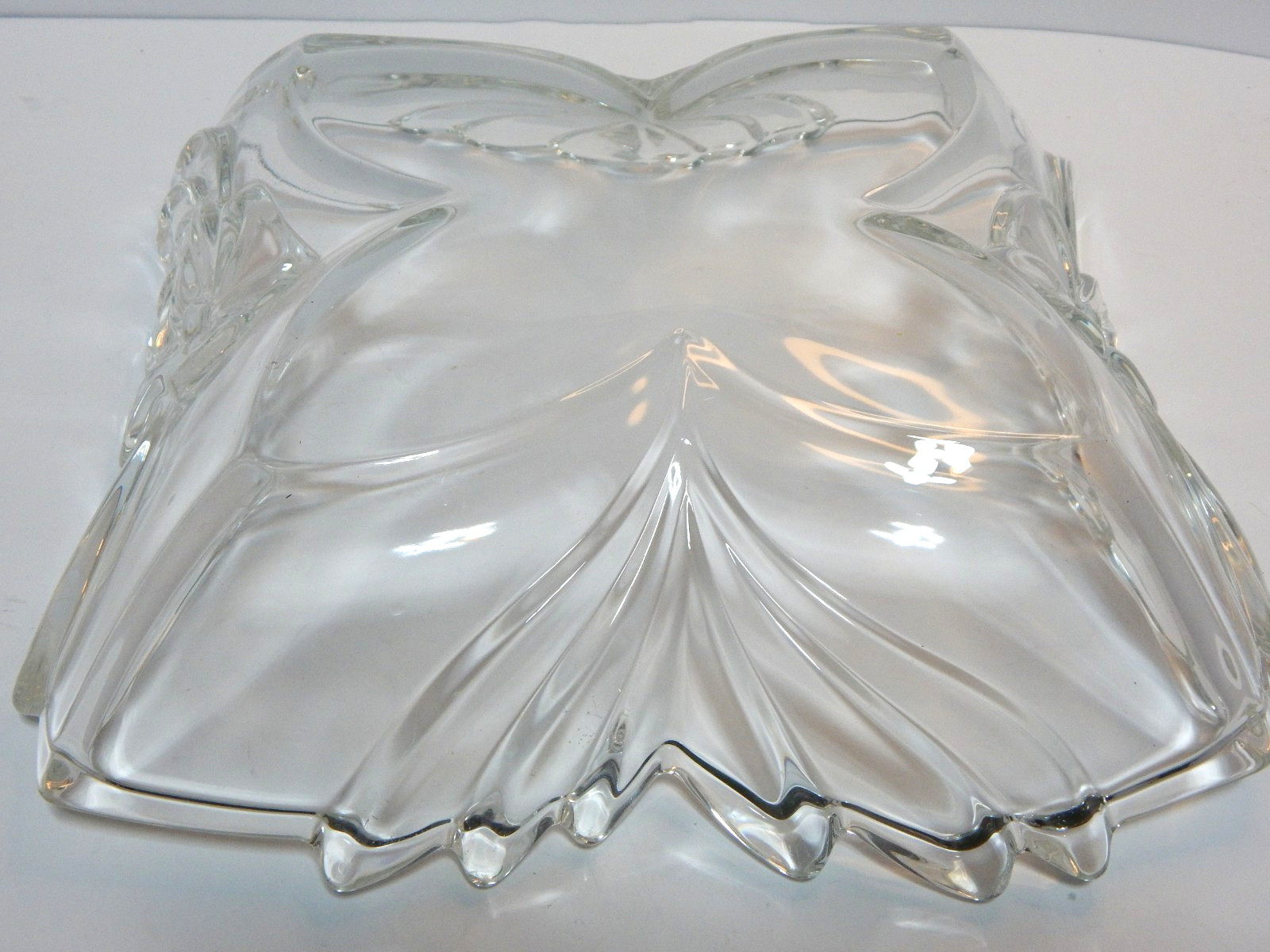 Home Interiors American Flower Petal heavy pressed glass center piece 12″ x 12″