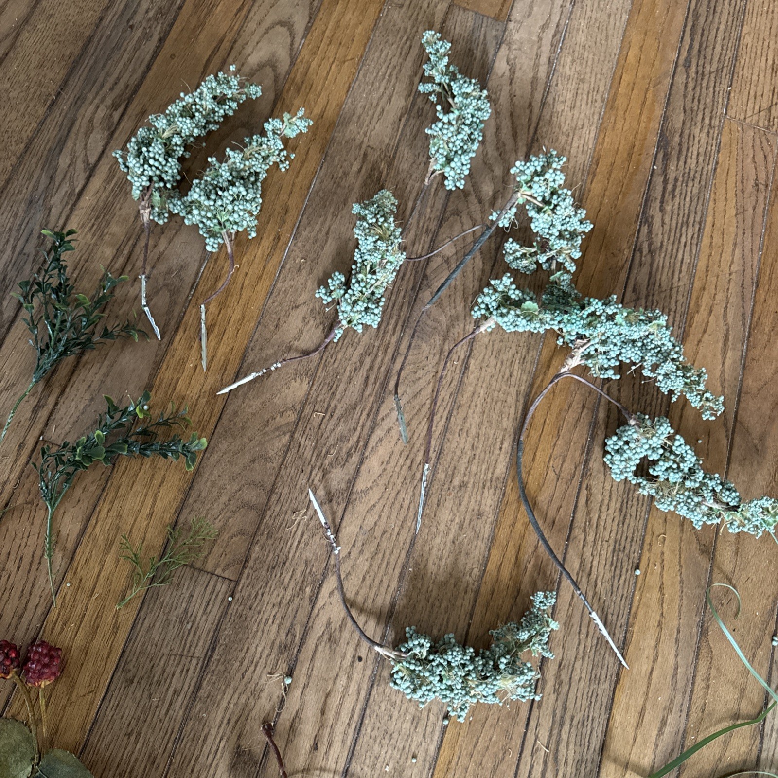 VTG artificial frosted berry floral picks Onion Grass Peperomia foliage berry