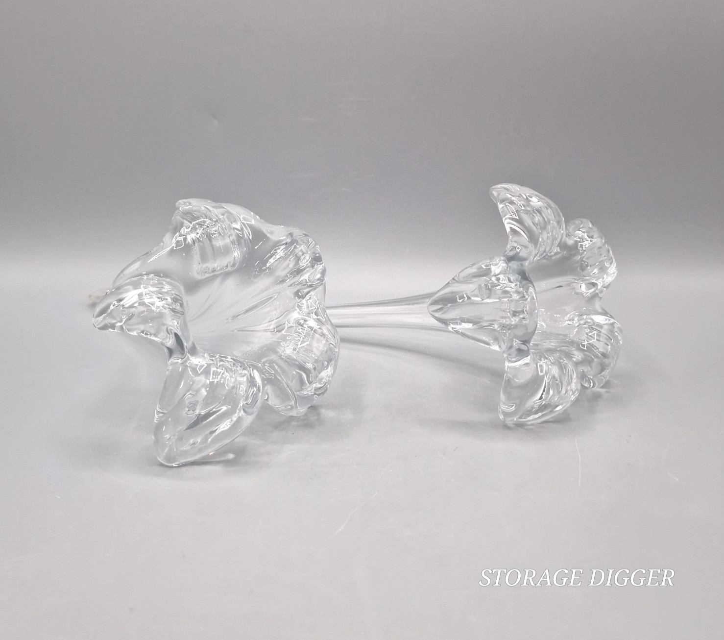 Vintage Set of 2 Clear Glass Blooming Lily Flower Hand Blown Glass Decor 7″ Long