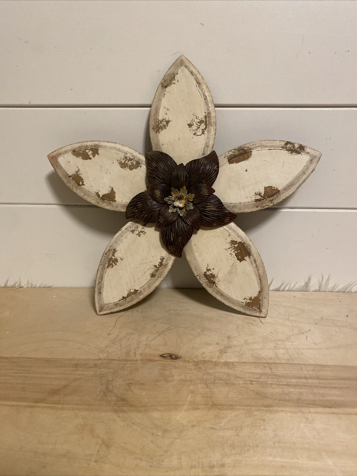 Vintage Flower Wall Decor Home Decor White With Metal Flower Petals In Center GC