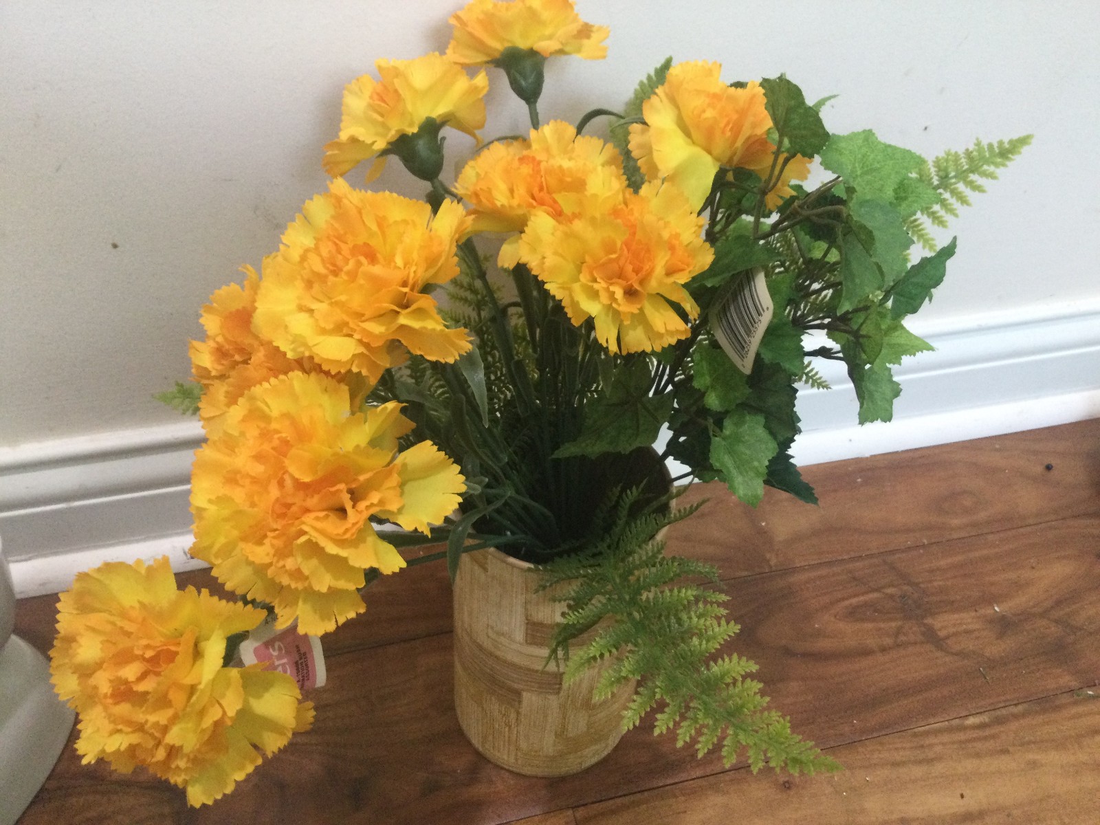 Vtg bouquet 12” yellow carnation Flowers 2 bushes,+ 5+ poly Fern +Ivy bush