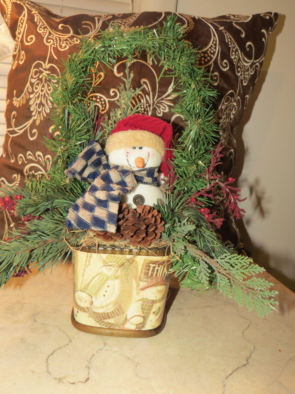 ANTIQUE Snow Winter PRIMITIVE SNOWMAN Pip Berry Pine Cone Table Top Florist Made