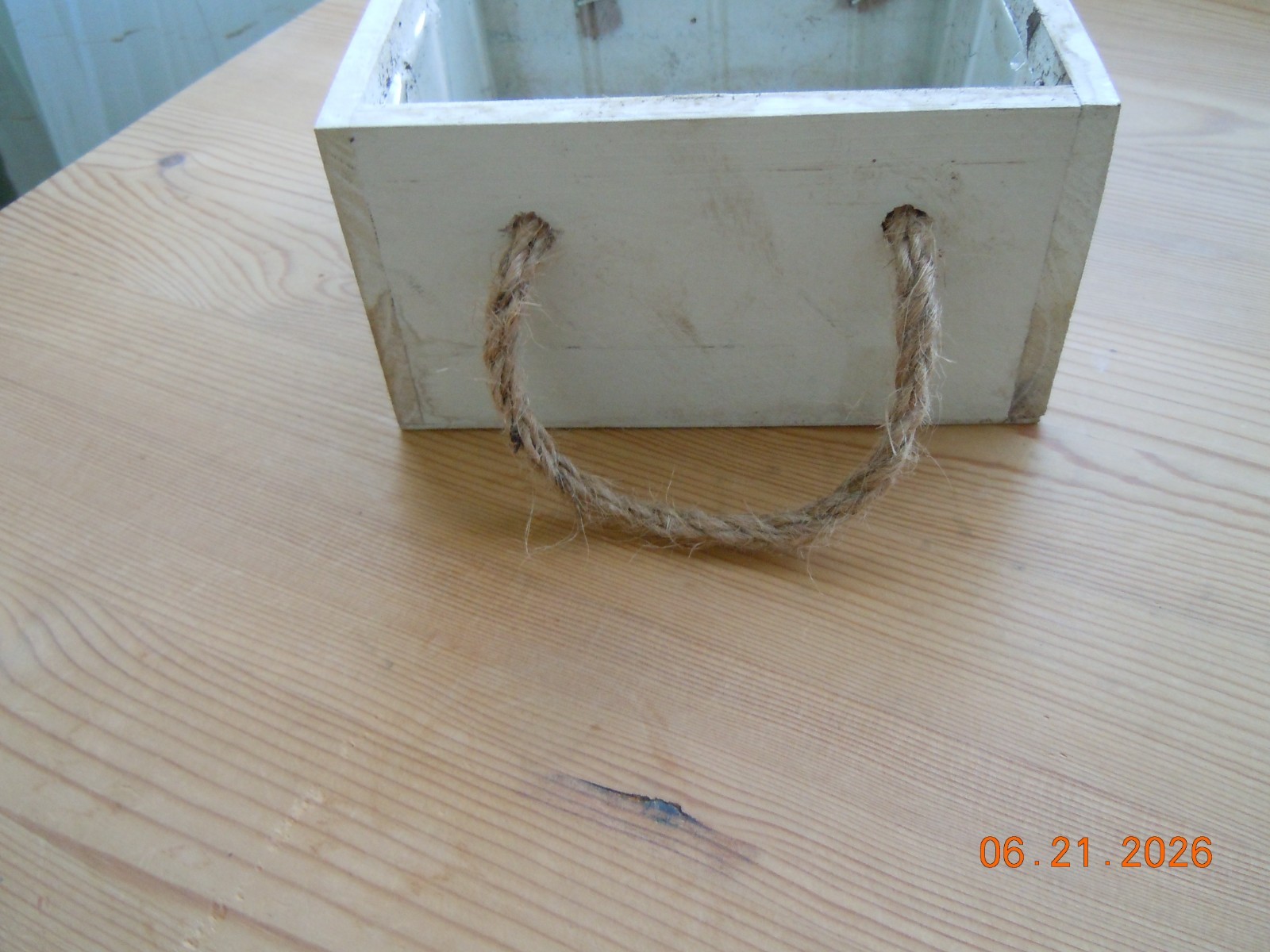 White Washed Wood Planter Box W/Plastic Liner 5 3/4″ square x 3″ high