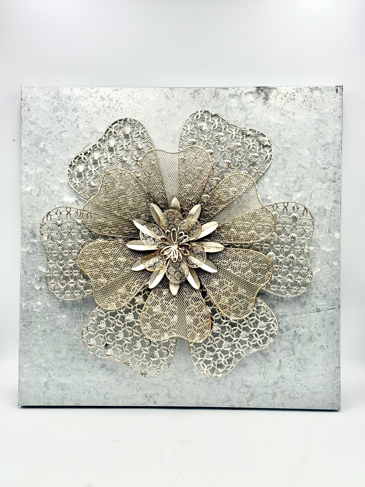 Beautiful Vintage Metal Rustic Flower On Galvanized Metal Wall Plaque